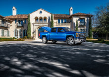 Load image into Gallery viewer, UnderCover 2019 Chevy Silverado 1500 6.5ft Elite LX Bed Cover - Deep Ocean Blue