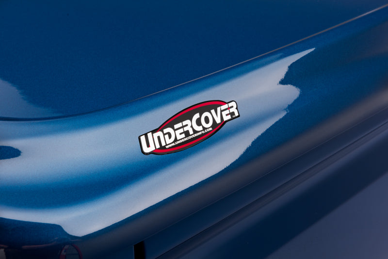 UnderCover 07-13 Chevy Silverado 1500 5.8ft Lux Bed Cover - Victory Red