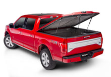 Load image into Gallery viewer, Undercover 2018 Chevy Silverado 1500 (19 Legacy) 5.8ft Elite LX Bed Cover - Glory Red